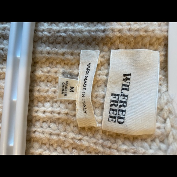 SOLD Wilfred free aritzia sweater - Picture 4 of 4